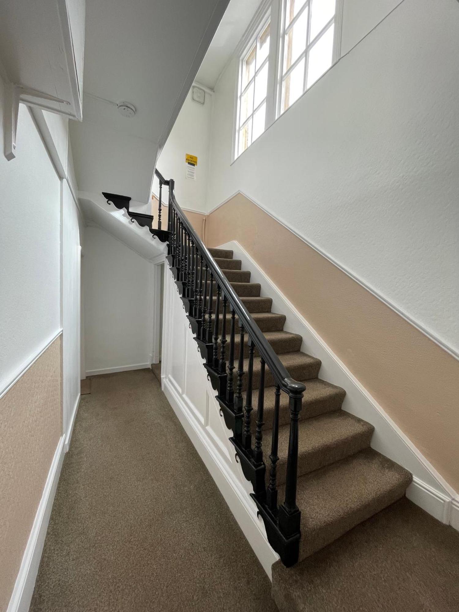 Stay In Yeovil Town Centre, Large 2 Bd Apt With Parking, Sleeps 4 外观 照片